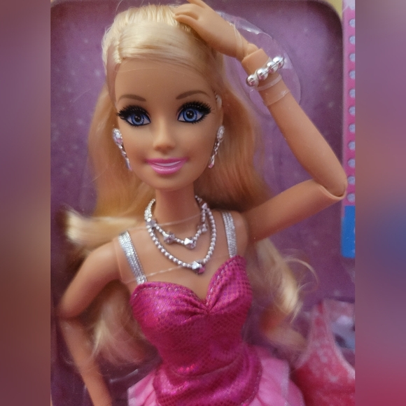 2012 Barbie Life in the Dreamhouse Doll by Mattel - Picture 3 of 4